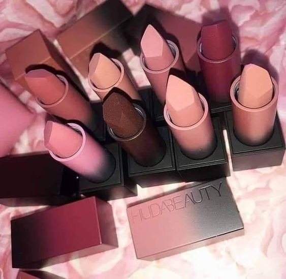 Huda Bullet Matte Lipstick Pack Off 12